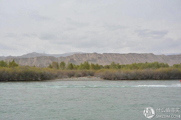 #原创新人#青海:一张蓝色画板上，映出绚烂世界