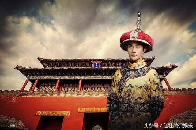 王凯一张《国家宝藏》剧照,史上最帅乾隆皇帝