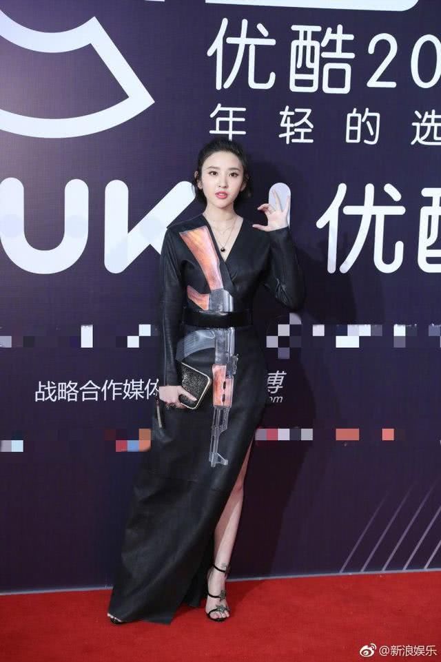 迪丽热巴杨洋等娱乐圈21位明星亮相YC盛典,刘