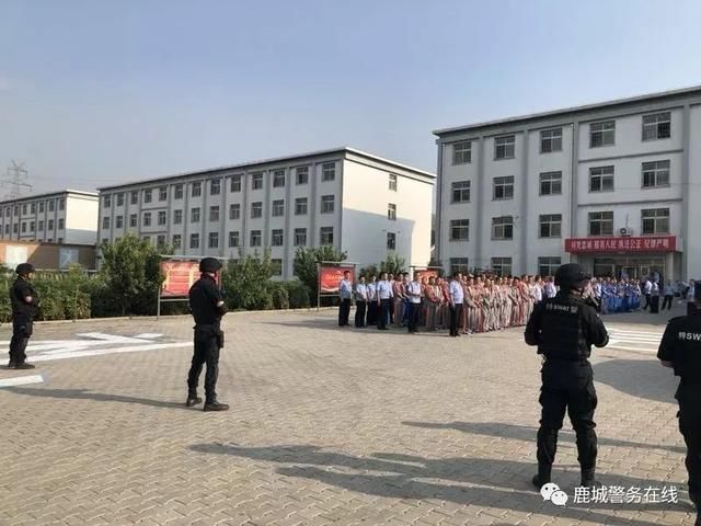 包头市公安局向赛罕戒毒所转送100名戒毒学员