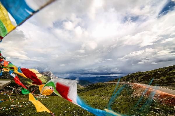 自驾川藏线，千万别带这样东西，否则等于给汽车安装了定时炸弹