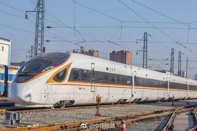 厉害了!中国高铁复兴号家族出了位大长金!太震撼了