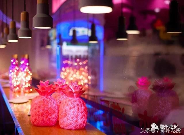 蜜雪冰城粉色泡泡湾网红自拍圣地,妹子的少女