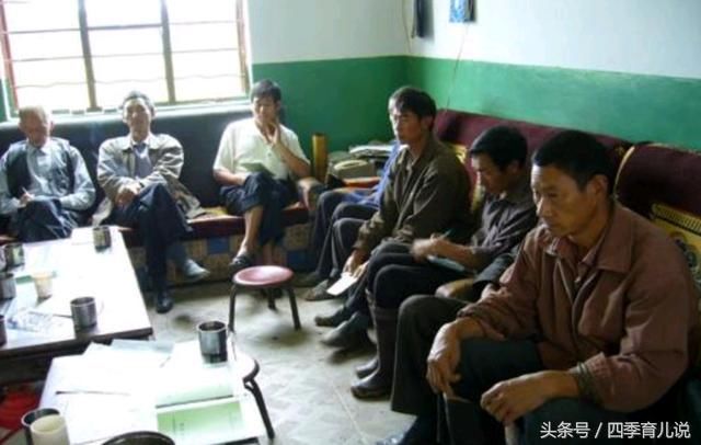 爸爸姓钟，听到给儿子取的名字后，家中老人大喊：不可以！