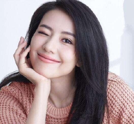 这样的动作足够柔美,这正是瑜伽的魅力,外柔内