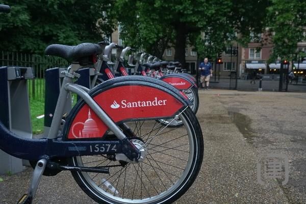 英国行|英国版共享单车 伦敦市民骑出绅士风度