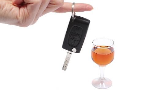 三两白酒下肚女司机醉驾生事故 身怀有孕被判