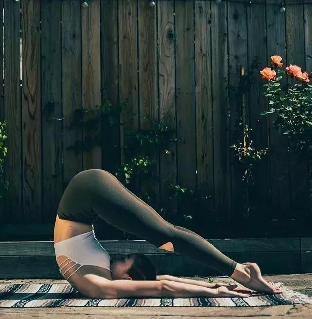 你的瑜伽教练朋友圈长什么样?