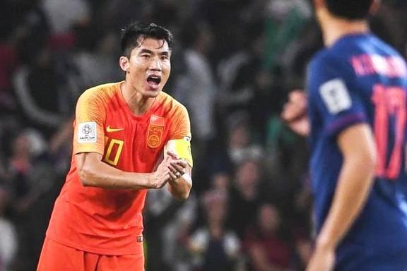 国足赛后评分:38岁郑智全场最高 武磊列全队倒