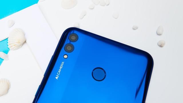 高颜值大屏新机荣耀8X Max图赏:配7.12寸珍珠