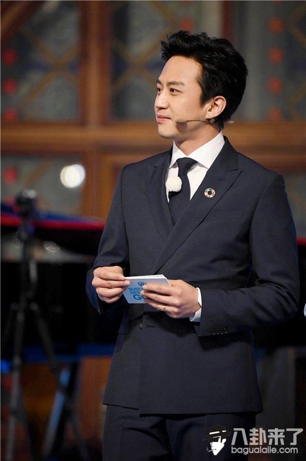 跑男 新一季热力归来 邓超英语再升级笑疯众