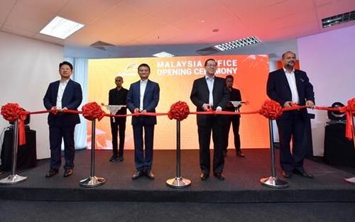 马来西亚内阁两核心部长出席阿里巴巴办公室开