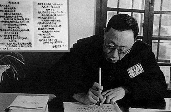 毛泽东请溥仪吃年夜饭 开国主席与末代皇帝