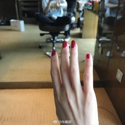 张靓颖发了1条微博,疑似坐实之前与冯轲离婚的传闻