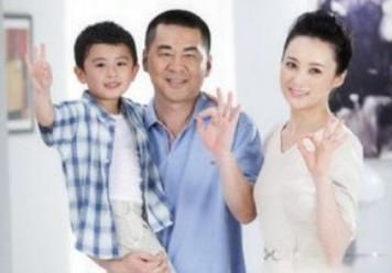 陈建斌：与校花呼小静分手，与吴越不断争吵，直到遇到蒋勤勤