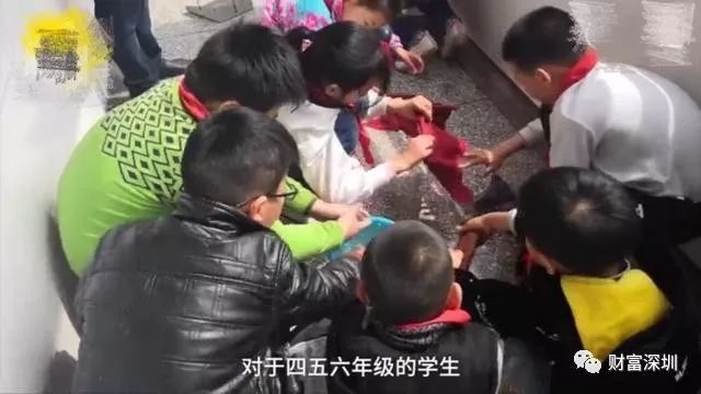 免费用童工?学校辞退保洁让学生打扫校园!校方