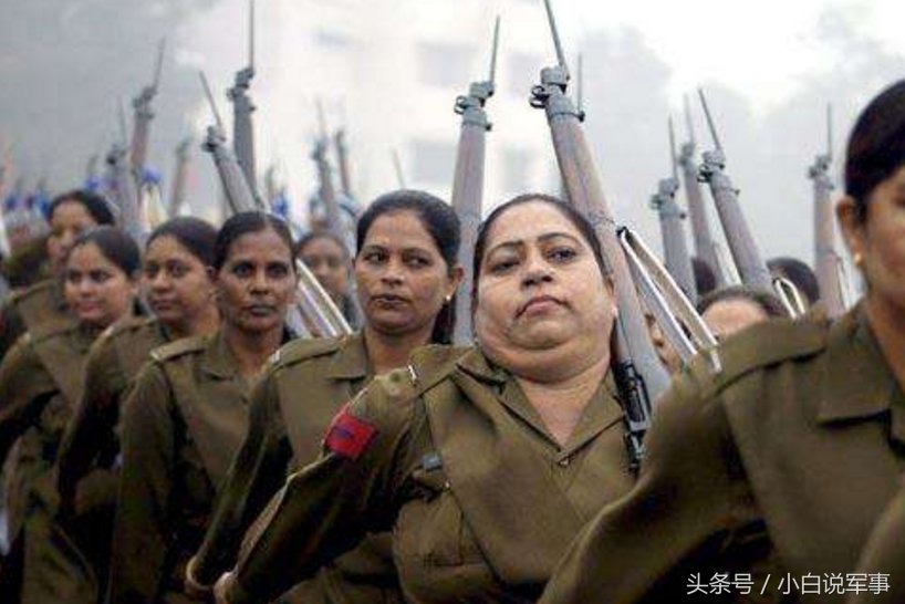 盘点世界各国阅兵式上女兵的四个尴尬瞬间!难道是军队伙食太好了