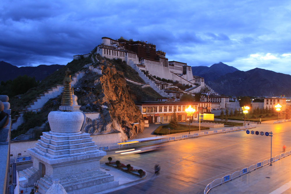 布达拉宫的传说故事:宫中竟然堆积两千吨垃圾