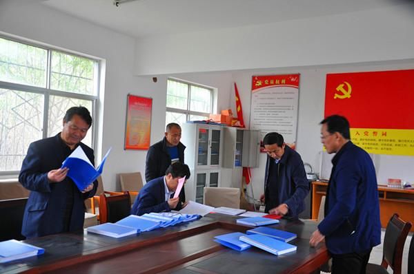 延安宜川:王晓春深入壶口、交里开展脱贫攻坚