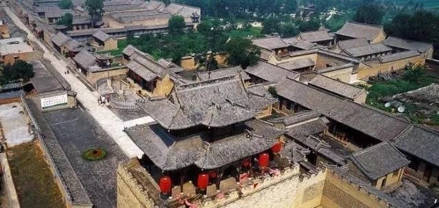 古代人如何做慈善？范蠡3次“裸捐”，子贡行善却被孔子批