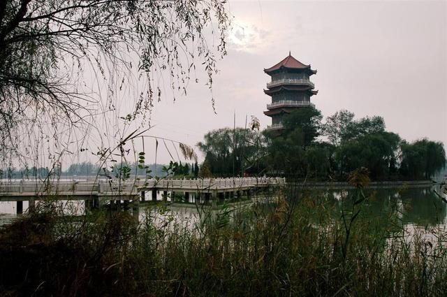 中国两座户籍人口破千万的四线城市，两座城市互为邻居，魅力十足