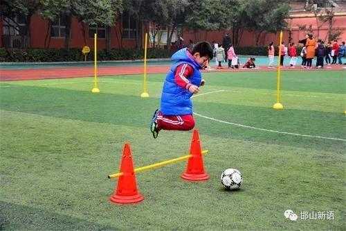 光明南小学足球嘉年华活动,让快乐伴你成长!