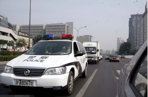 押送高考试卷的武警,为何配备的是步枪,而不是