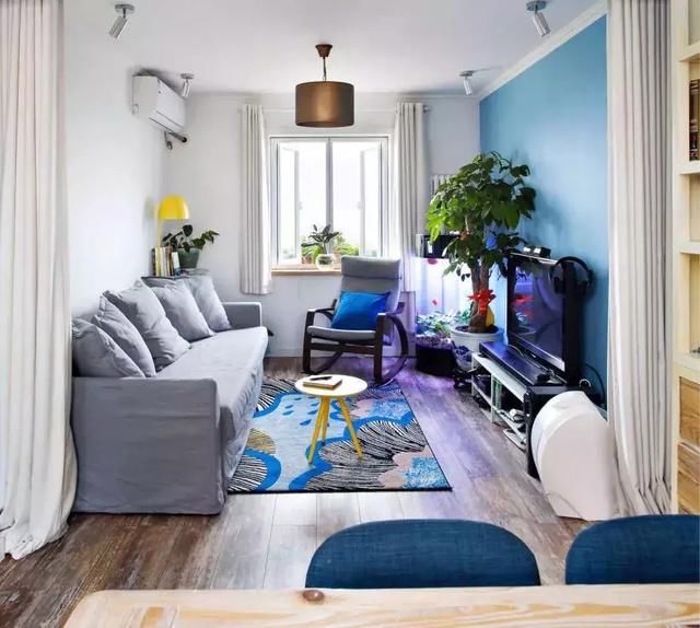 你家客厅多大?配什么尺寸的电视?别烦了!我给