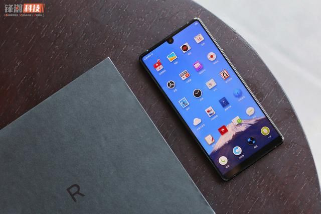 坚果R1上手体验:可能是锤子科技历史上最均衡