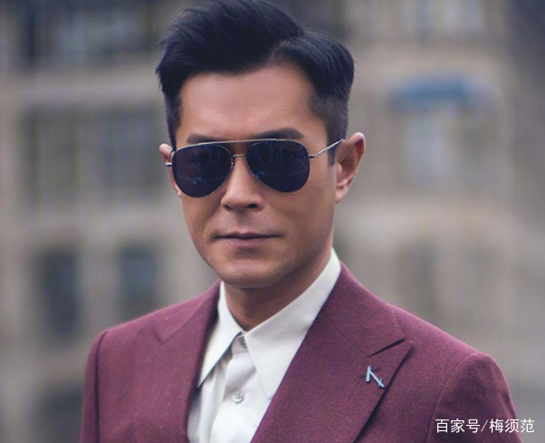 古天乐因脖子上的胶布,暴露患颈椎病痛了两年