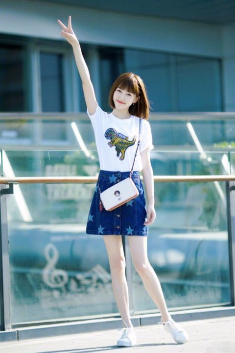 她被称绯闻制造机,霍建华曾为她涂指甲油,甜美