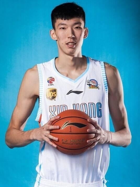 易建联人脉大盘点|周琦离开火箭,模仿易建联回