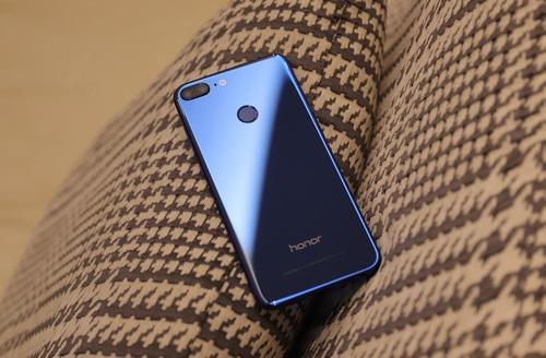 4款领跑新学期的吃鸡千元机,不要再等苹果了