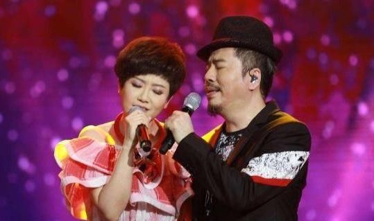 误以为自己很红，非要在鸟巢开演唱会，演出后妻子卖房填补亏损