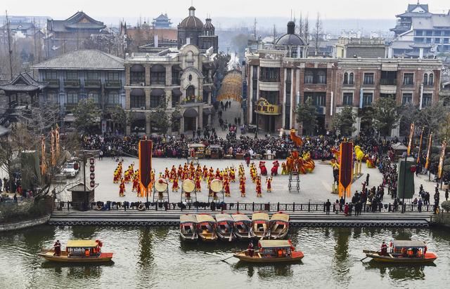 山东枣庄：红红火火过大年