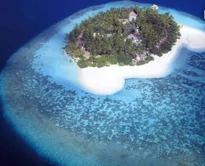 世界上最诡异的海岛，下面埋着许多金银珠宝，已有5000多人丧生!