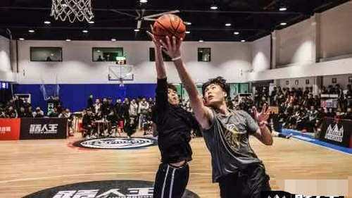 NBA球员能防住路人王冠军吗?