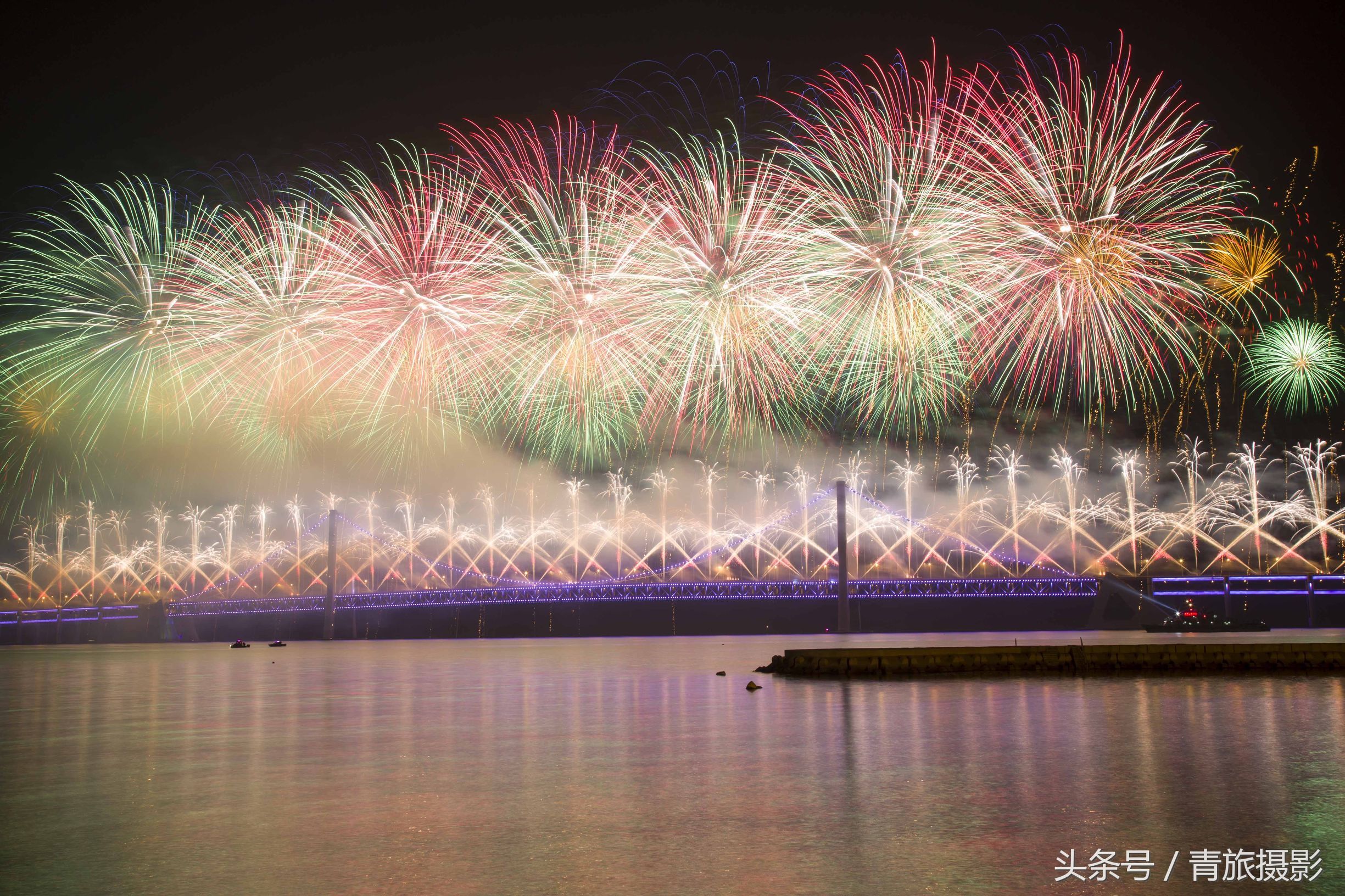 中国200万人同跨年超美国时代广场,破跨年夜世界纪录