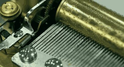 音乐盒的构造 t013821a00df71ca7f5.gif