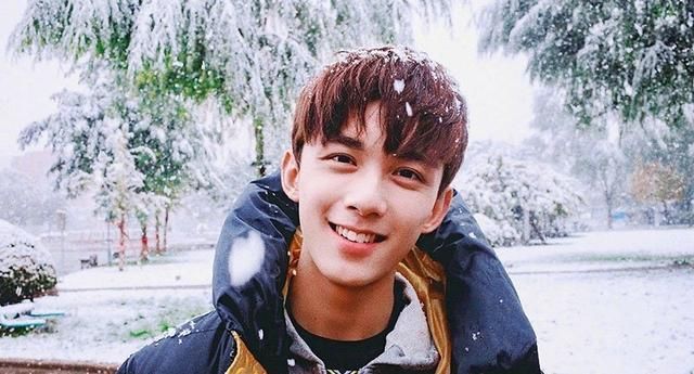 最不愿意让粉丝花钱的明星,杨幂不再收礼物,王