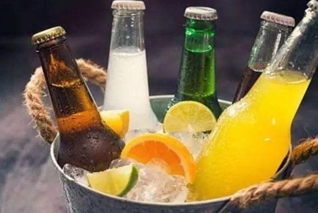 喝一斤白酒相当于多少瓶啤酒?看完就明白了,以