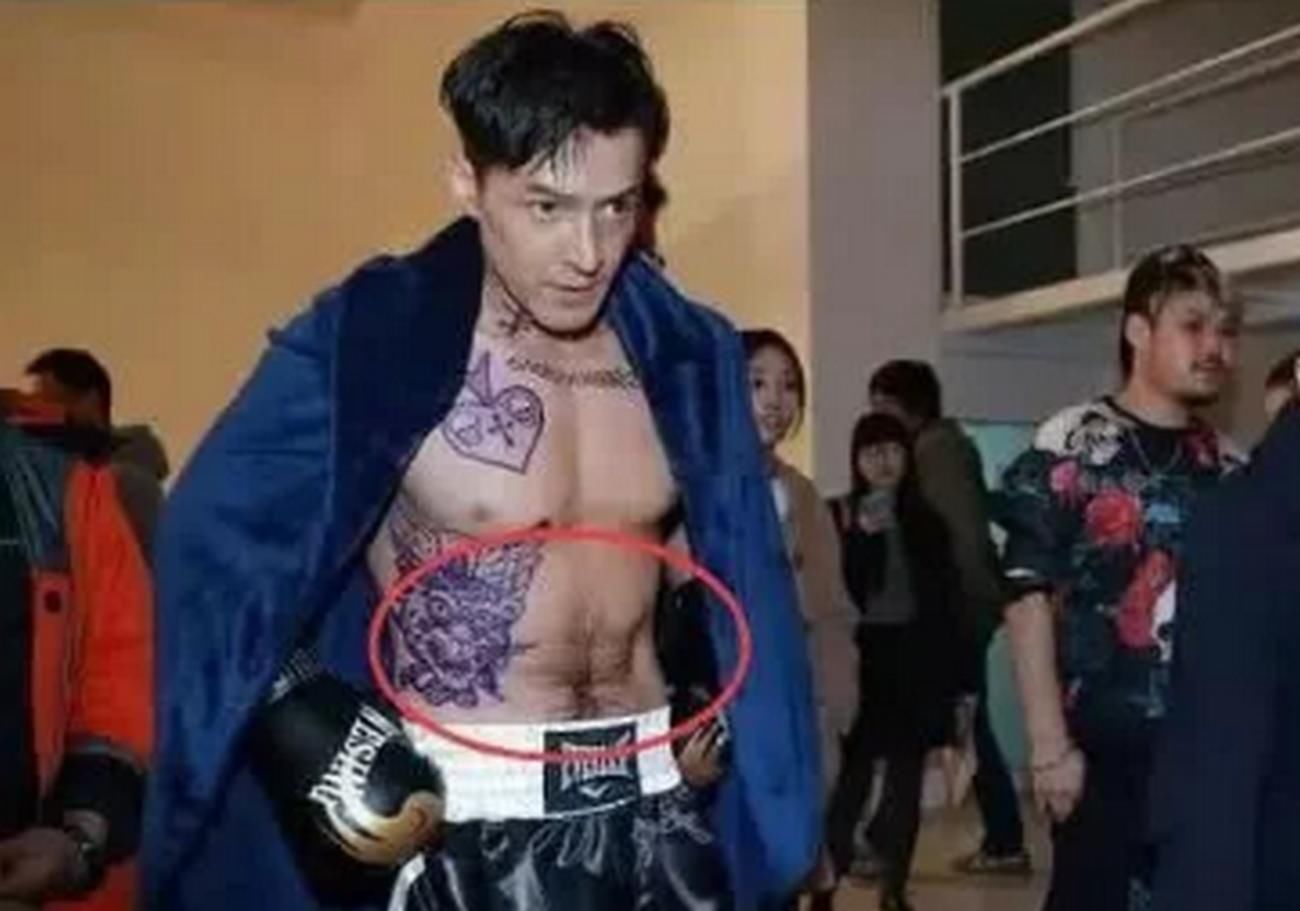 最无语的穿帮,胡歌的纹身好奇怪,周冬雨智商堪忧?星爷那个怎么过