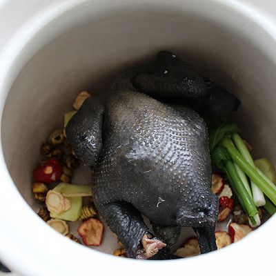 西洋参石斛乌鸡汤