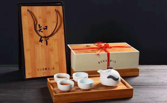 小伙开礼品公司遇上金融危机,靠贷款成功度过