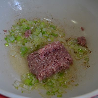 葱香肉酱莜面鱼鱼