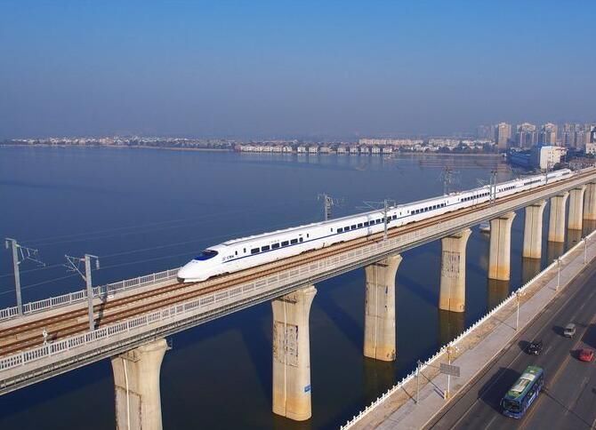 总投资200亿,中国修建第一条跨海高铁,宁波可