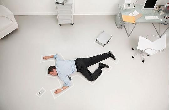 中元老总踢球猝死,倒地4分钟内是急救黄金时间