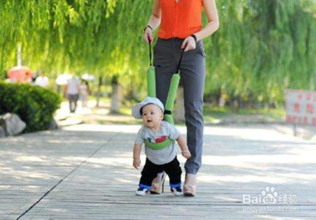 宝宝一岁多不会走路正常吗?美国儿科协会有说