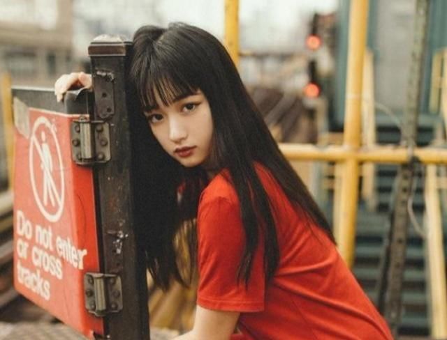 18岁女孩美出新高度,连登中日韩三国的热搜榜