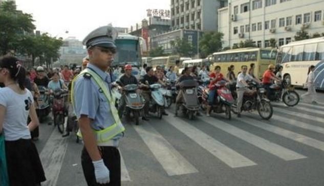 5座私家车坐7人处罚